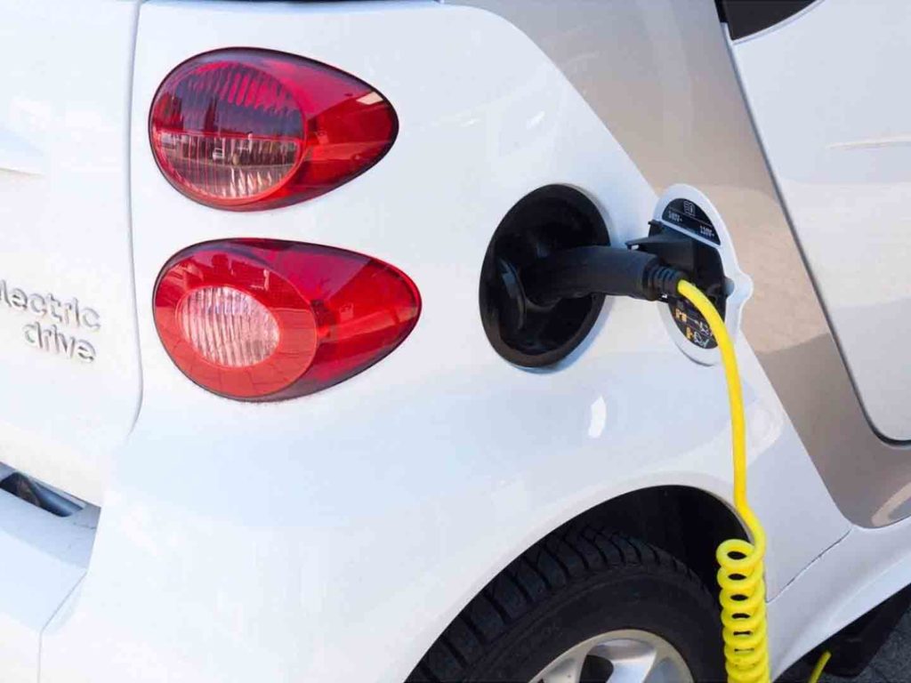 Government to Offer INR 1.4 Lakh Subsidy for Electric Vehicles