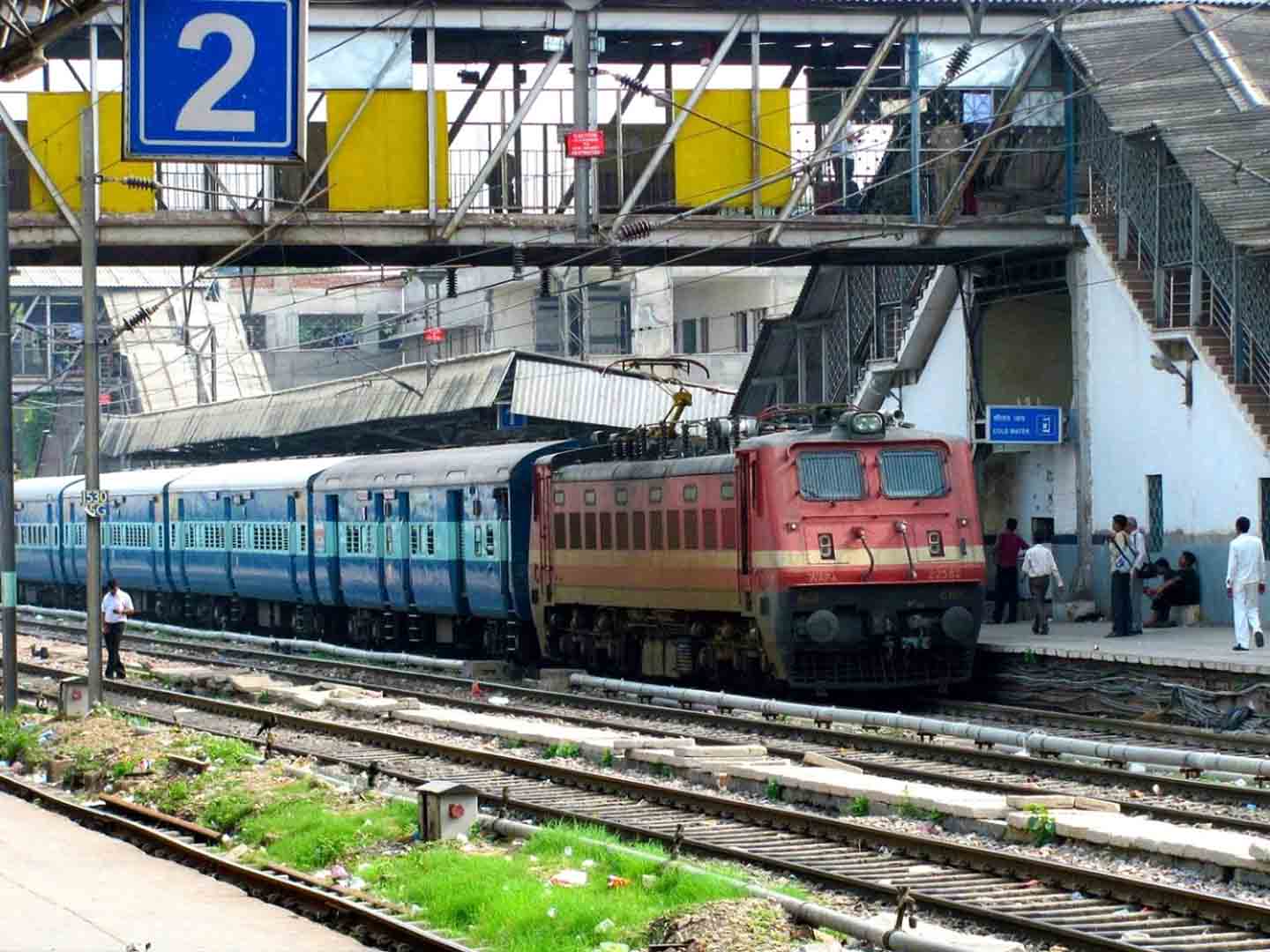 Railways plans ₹1 tn signal system recast