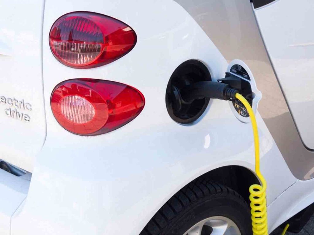 Auto Companies Turn to IITs to Fulfill their Electric Vehicles Dreams