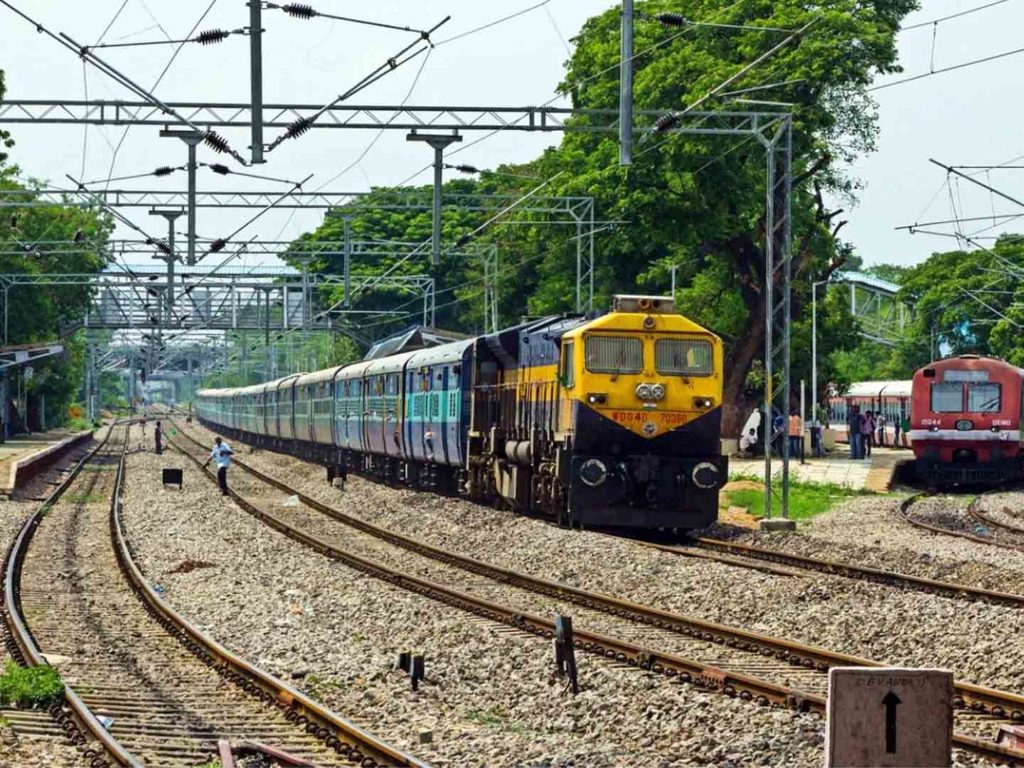 ₹650 bn Approved for Mumbai Local Trains Revamping