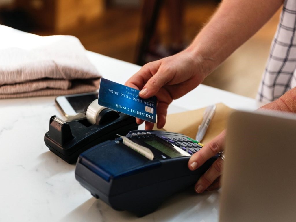 Cashless to Overtake Cash Transactions by 2023, Says Report