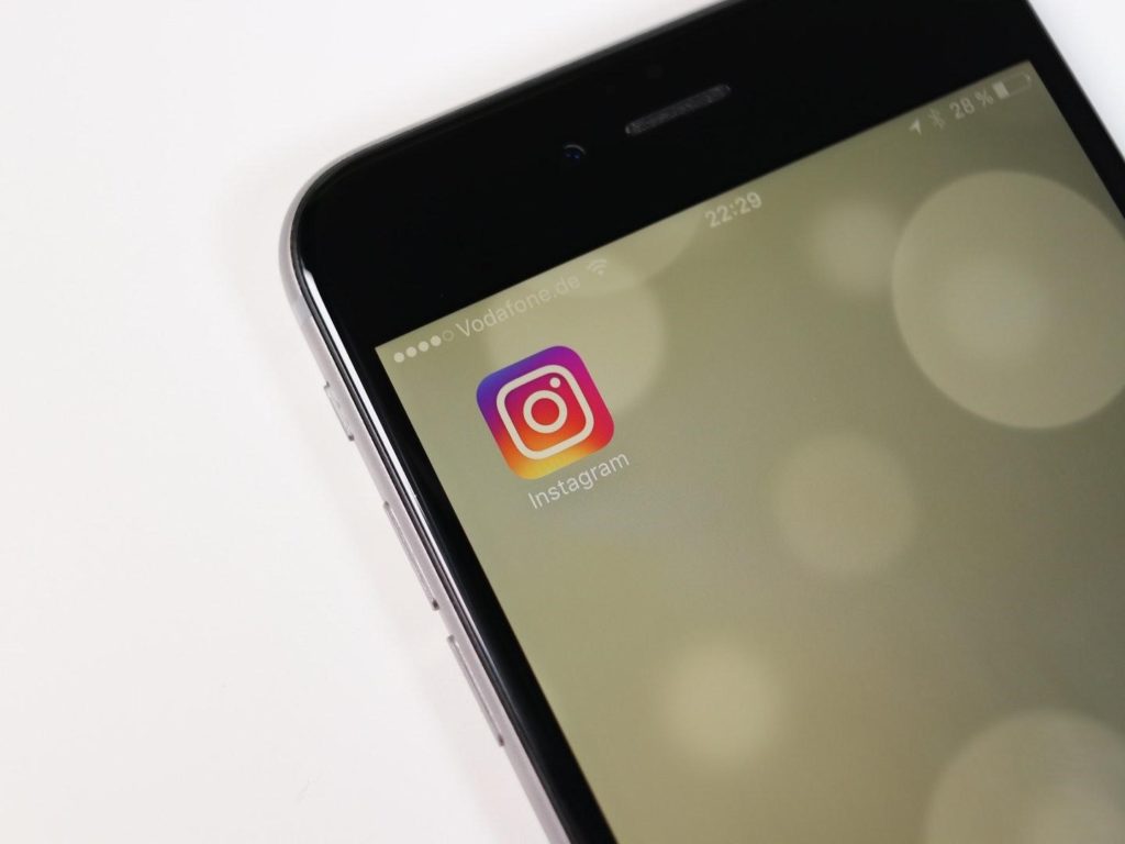 Instagram Users Now Allowed to Flag Fake Content