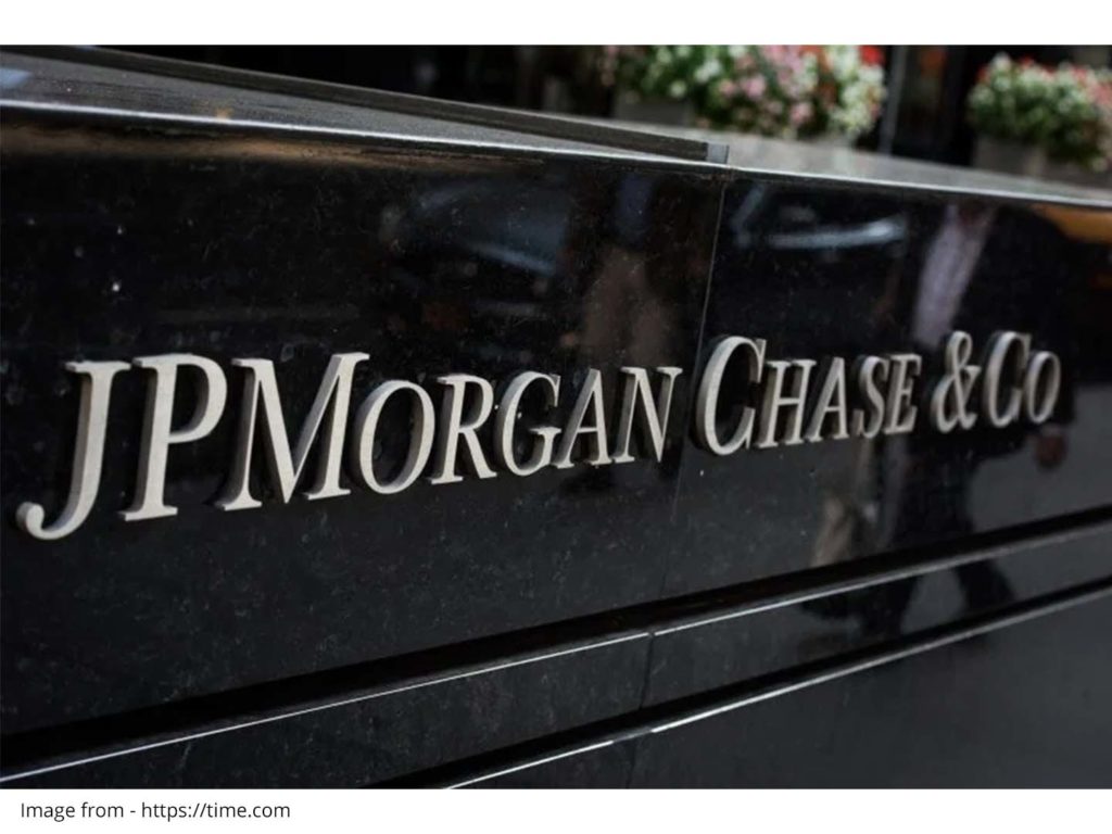 JP Morgan recruits’ bankers to boost corporate client services