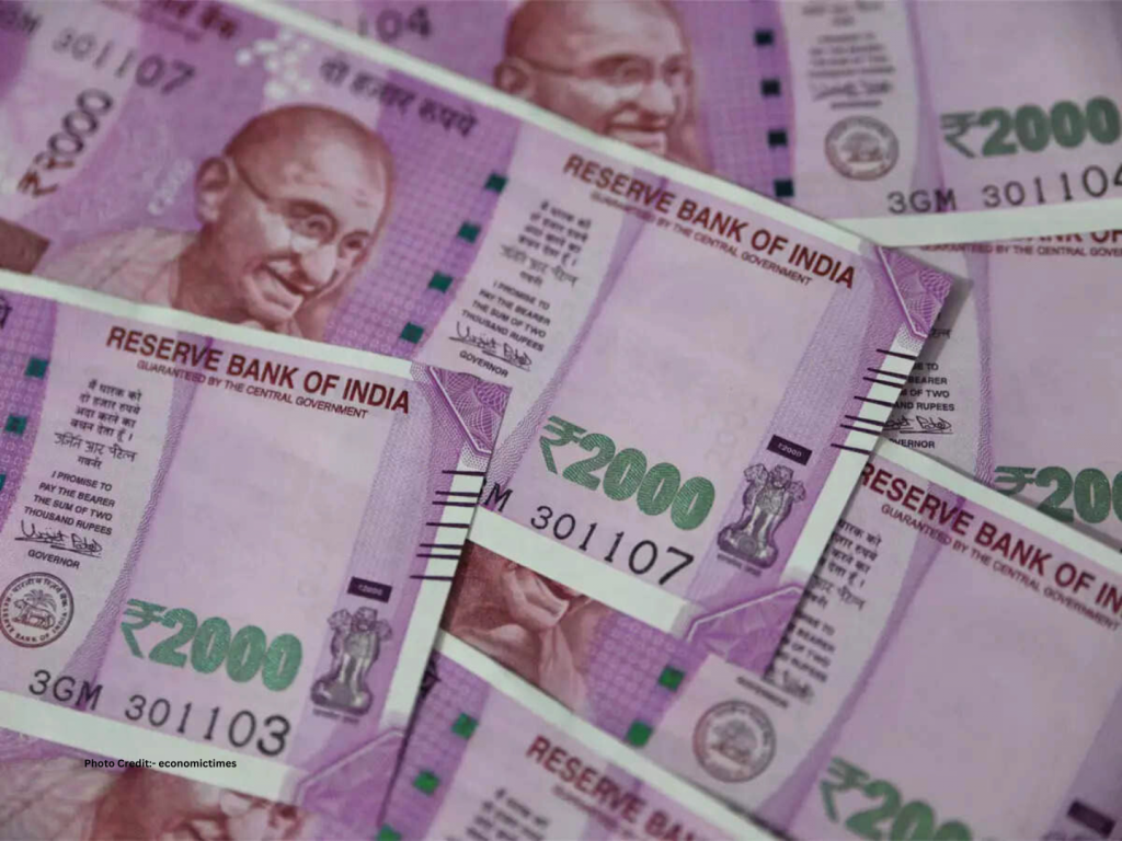 Banks to flag large ₹2000 note deposits to IT department