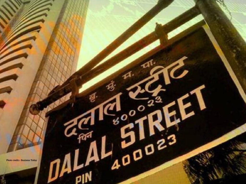 Indian Banks Face Threat as Savers Shift to Dalal Street Investments
